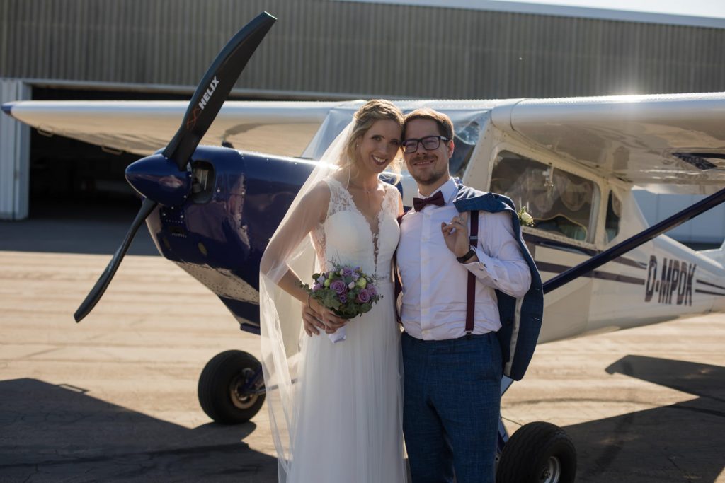 Hochzeitsfotos am Flugplatz